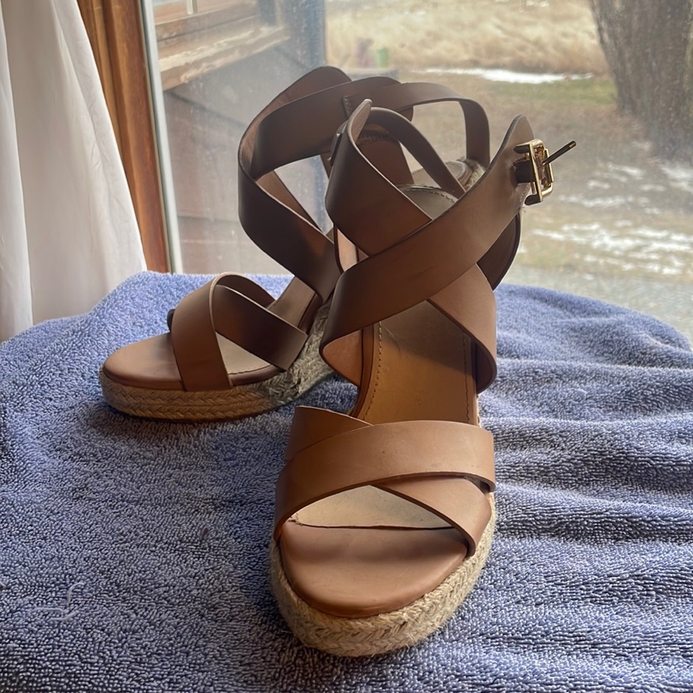 Wedge heels